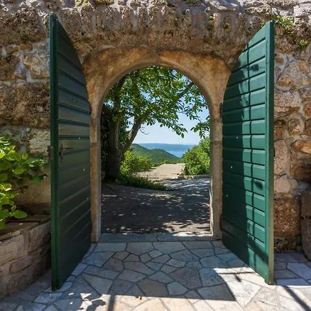 Manas بيت للعطل Grižane