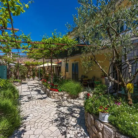 بيت للعطل Manas *