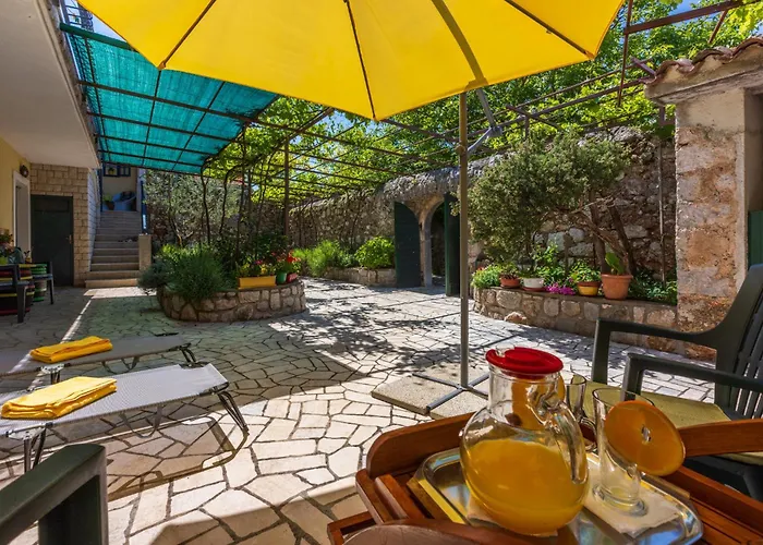 Case de vacanță Manas Grižane